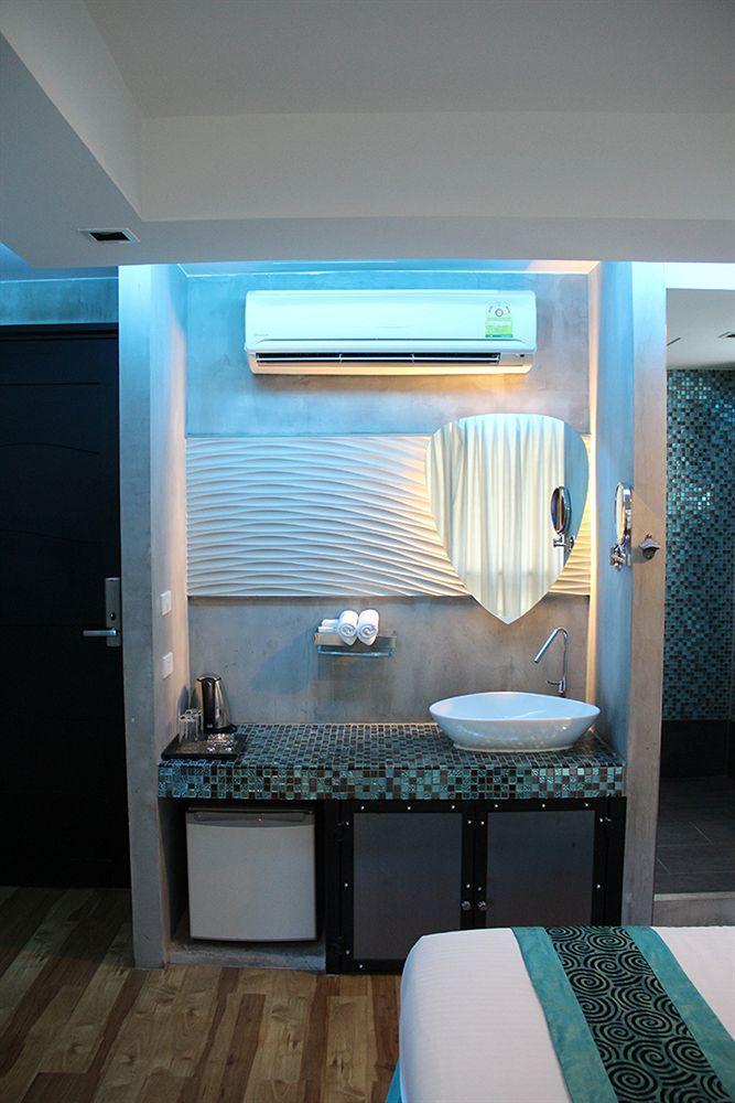 Blutique Hotel Бангкок Екстер'єр фото