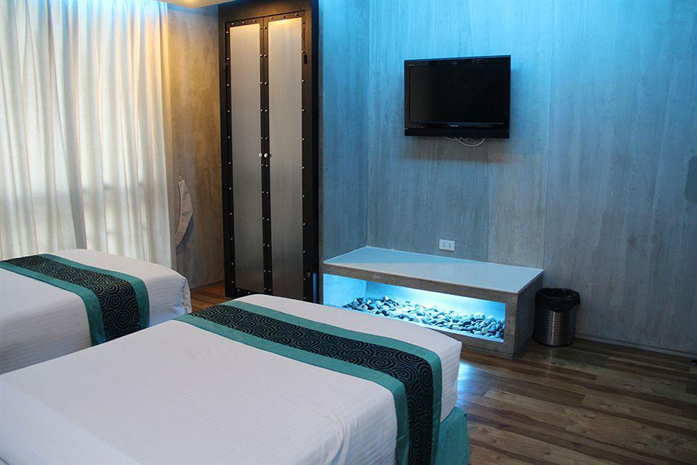 Blutique Hotel Бангкок Екстер'єр фото