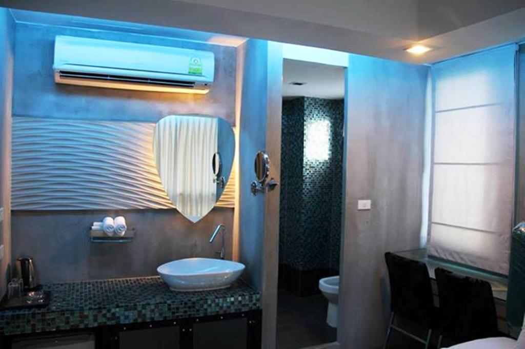 Blutique Hotel Бангкок Екстер'єр фото
