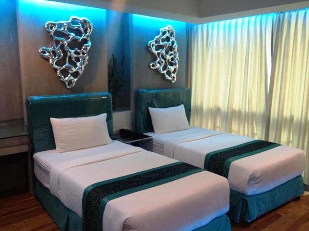 Blutique Hotel Бангкок Екстер'єр фото