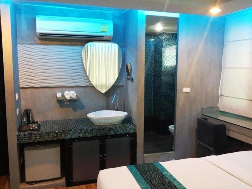 Blutique Hotel Бангкок Екстер'єр фото