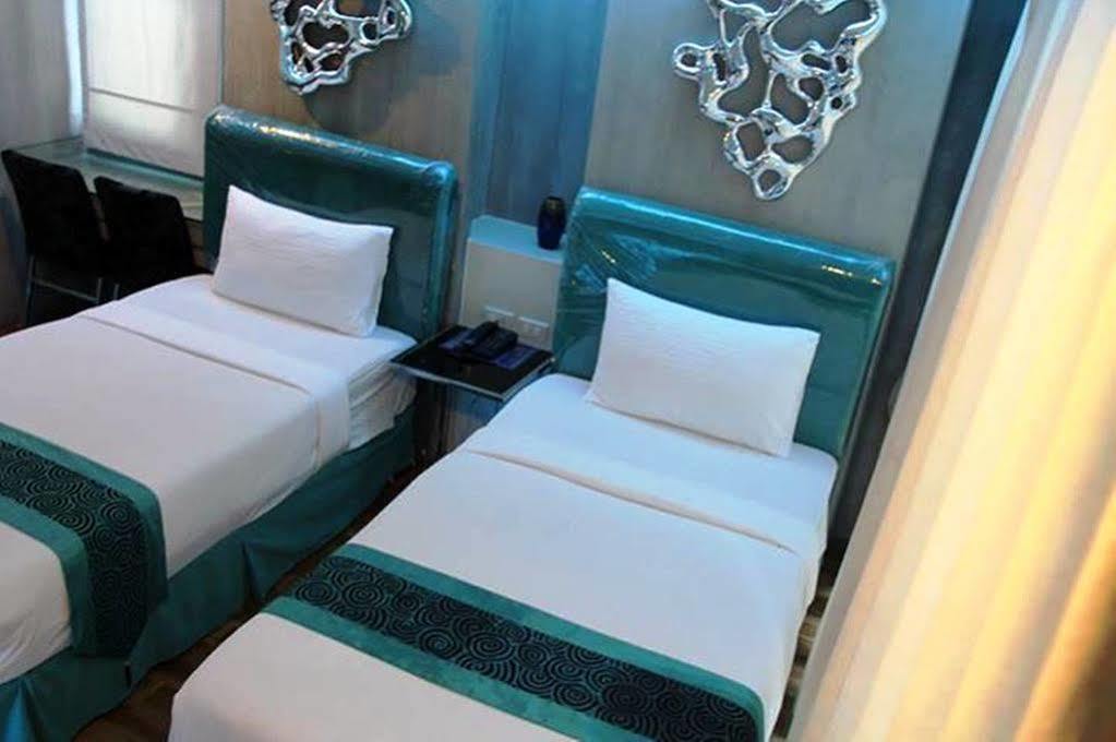 Blutique Hotel Бангкок Екстер'єр фото